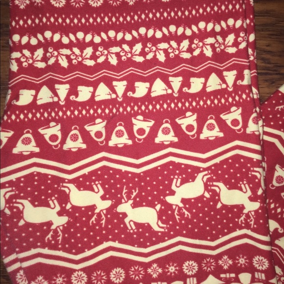 LuLaRoe Leggings (Tall and Curvy) (Sweater Print) - Picture 2 of 3